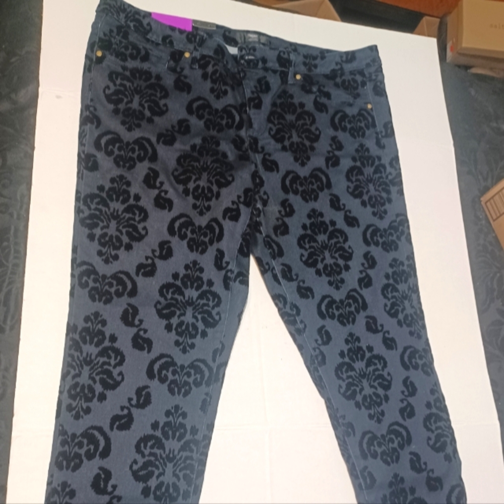 Black Damask Kadies Size 16 MASSIMO Pants